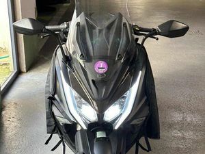 KYMCO AK 550