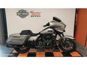 HARLEY DAVIDSON TOURING STREET GLIDE CVO 1977 / 121