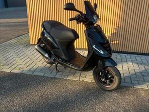 PIAGGIO ZIP - BLACK ON BLACK - 2019 — SCOOTERS | PIAGGIO — MARKTPLAATS