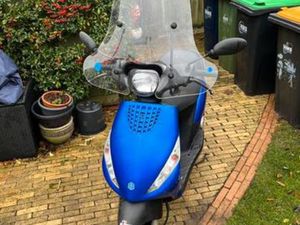 PIAGGO ZIP IN GOEDE STAAT — SCOOTERS | PIAGGIO — MARKTPLAATS