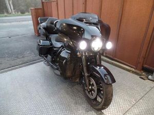 ② ELECTRA GLIDE ULTRA 1868CM³ ABS 1ER PROPRIO GAR 1.2.3ANS JHB