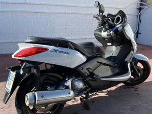 YAMAHA - XMAX