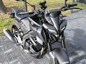 YAMAHA MT 125 TECH BLACK EDITION