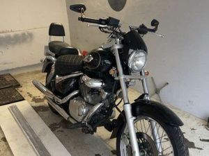 SUZUKI INTRUDER