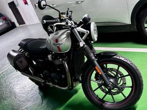 TRIUMPH STREET TWIN 900 CC, PEU KILOMÉTRÉE, COMME NEUVE