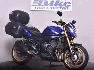 YAMAHA FZ8 -N ABS 3 VÄSKOR / SLIP-ON / ÖHLINS ! • 2011