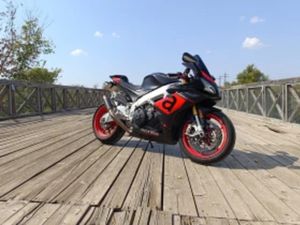 APRILIA RSV4 RR