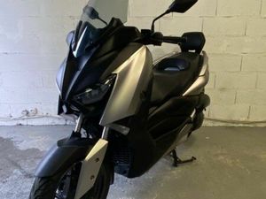 SCOOTER YAMAHA 125 X-MAX DE 2018 / PEU KILOMÉTRÉ / PAIEMENT EN PLUSIEURS FOIS