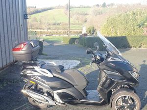 MOTO SCOOTER PEUGEOT METROPOLIS 400 I