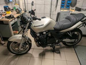 KAWASAKI ZR 7 AN BASTLER