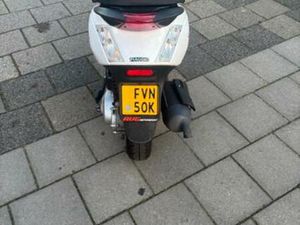 PIAGGIO ZIP 2-TAKT 2017 - ZEER NETTE STAAT, 4464KM — SCOOTERS | PIAGGIO — MARKTPLAATS