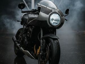 TRIUMPH SPEED TRIPLE 1050 CAFÉ RACER