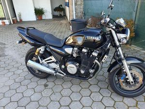 YAMAHA XJR - 00