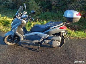 SCOOTER XMAX 125