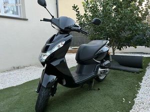 PEUGEOT KISBEE