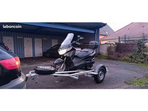 SUZUKI BURGMAN AVEC REMORQUE