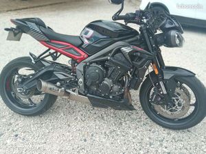 MOTO TRIUMPH STREET TRIPLE 765 R 2021
