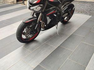 STREET TRIPLE RS 765