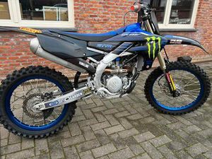 ② YAMAHA YZF 250 2023