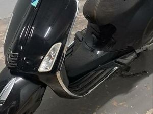 ② VESPA PRIMAVERA 50 CC