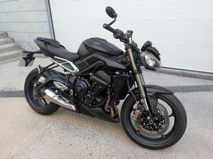 TRIUMPH - STREET TRIPLE RS 2023