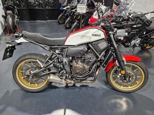 YAMAHA - XSR700