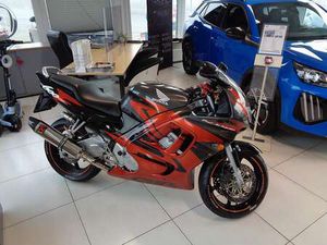 PC 31 CBR600 F W AKRAPOVIC TOP ZUSTAND PC31 CBR...