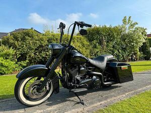 HARLEY DAVIDSON SOFTAIL DELUXE FLSTN