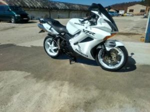 HONDA VFR 800 - V TEC