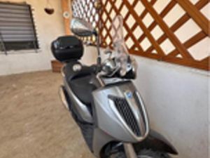 PIAGGIO CARNABY 300
