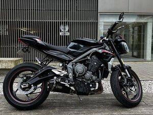 TRIUMPH - STREET TRIPLE 765R