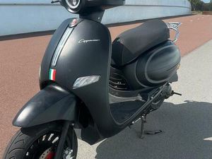 ② SCOOTER 2020BJ GTS START/RIJD SUPER GOED