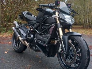 DUCATI 848 STREETFIGHTER