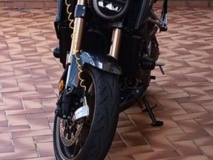 MAGNIFIQUE HONDA CB 650R BRIDÉ A2 (COMME NEUVE)