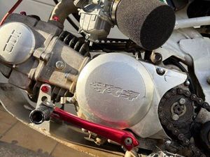 125 YCF À ÉCHANGER CONTRE SCOOTER