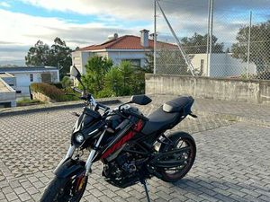 VOGE 125R 2023 | NEGOCIÁVEL | 4.600KM | GARANTIA ATÉ 2028 PENAFIEL