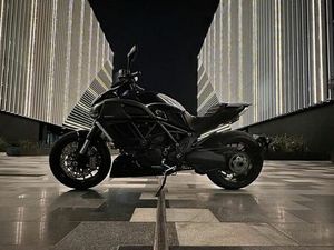 DUCATI DIAVEL CROMO VENTEIRA