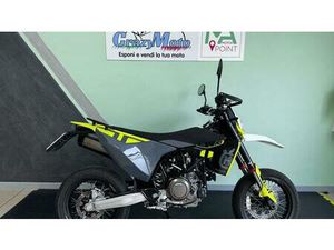 VENDO HUSQVARNA 701 SUPERMOTO (2023 - 25) USATA A FROSSASCO (CODICE 9902357) - MOTO.IT