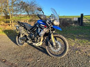 TRIUMPH TIGER 800 XCX ADVENTURE PETROL MANUAL (95 PS) 800 CC