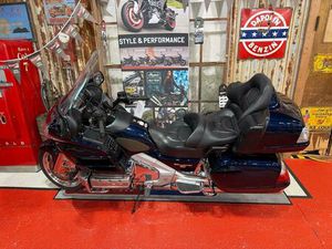 HONDA GL 1800 GOLDWING