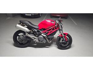 DUCATI MONSTER 696