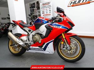2017 HONDA CBR1000RR FIREBLADE SP. ÖHLINS, BREMBO, SEAT COWL & MORE. £8,995