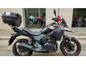 VENDO SUZUKI V-STROM 250 (2017 - 20) USATA A BARI (CODICE 9902925) - MOTO.IT