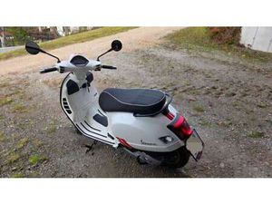 VESPA GTS 125 RACING SIXTIES SONDERSERIE