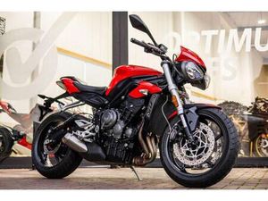 TRIUMPH STREET TRIPLE 765 S ! LOW MILES ! STUNNING