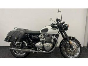TRIUMPH BONNEVILLE T120 ** MOT OCTOBER 2026 - PANNIERS - RIDER MODES **