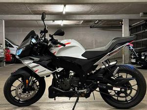 VERKAUFE APRILLIA TUONO 125