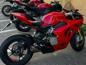 DUCATI PANIGALE V4 S ROSSO