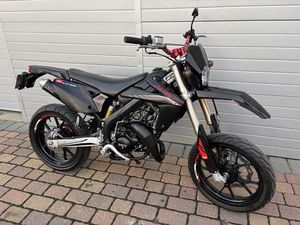 RIEJU MRT 50 PRO 2017R MVT LEO VINCE! RIEJU 50 MRT BLACK SERIES BENICE