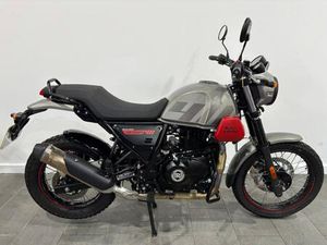 2023 ROYAL ENFIELD SCRAM 411, ENGINE BARS, HUGGER, GRAB RAILS, 1,693 MILES